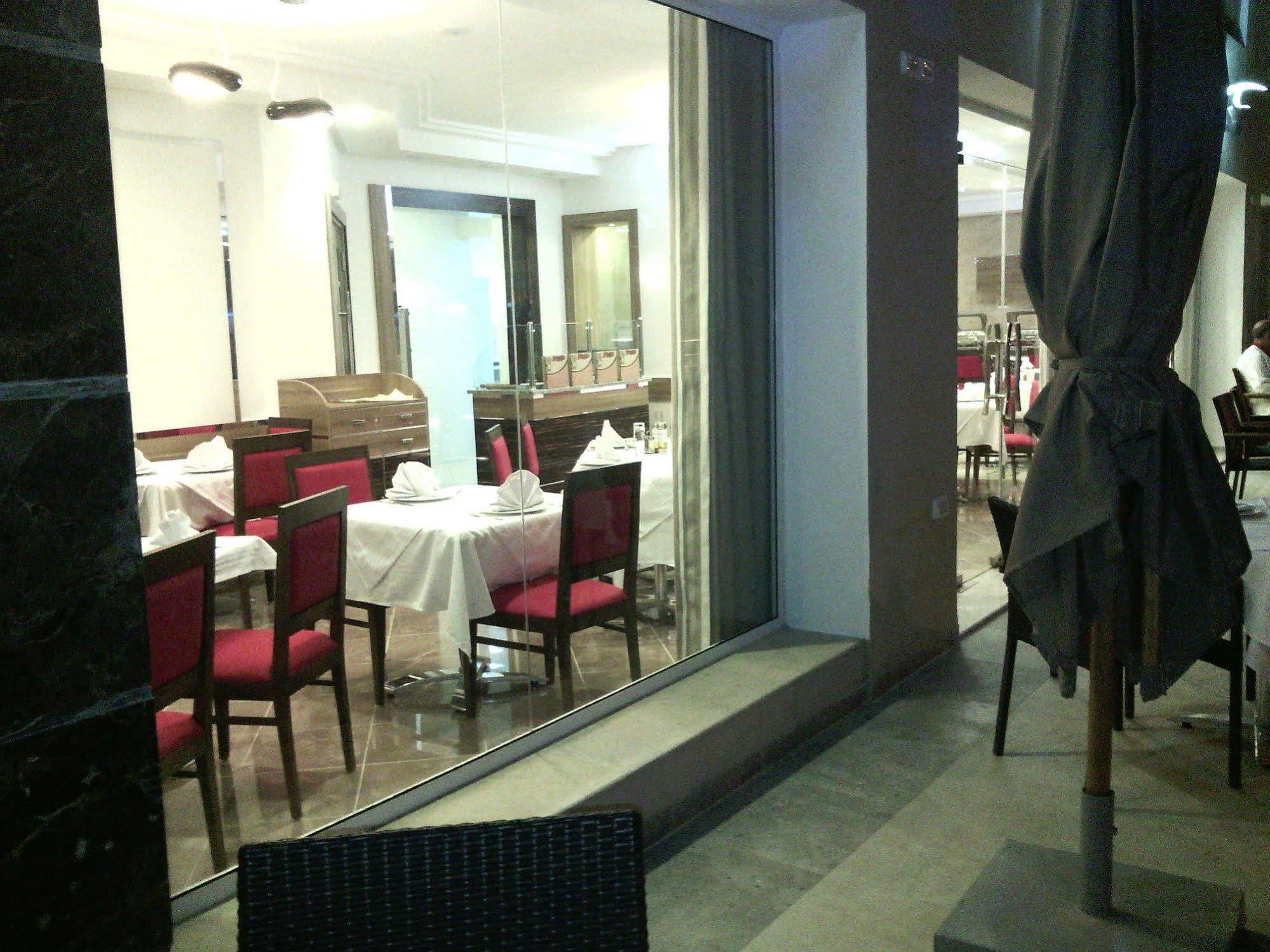 Marina Prestige Tabarka Hotel Bagian luar foto