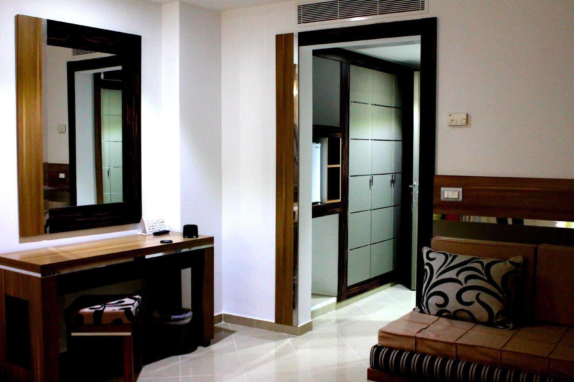 Marina Prestige Tabarka Hotel Bagian luar foto