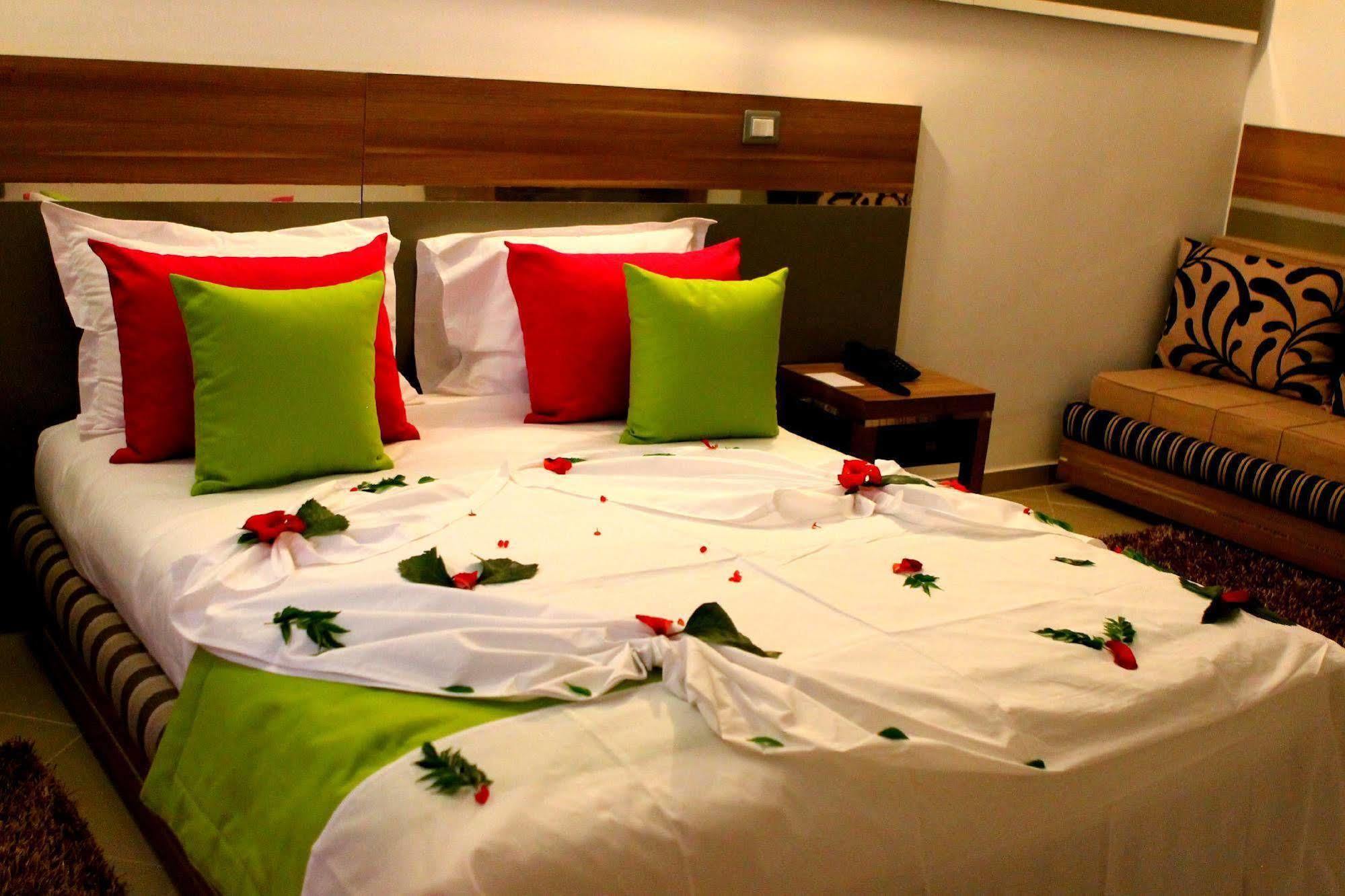 Marina Prestige Tabarka Hotel Bagian luar foto