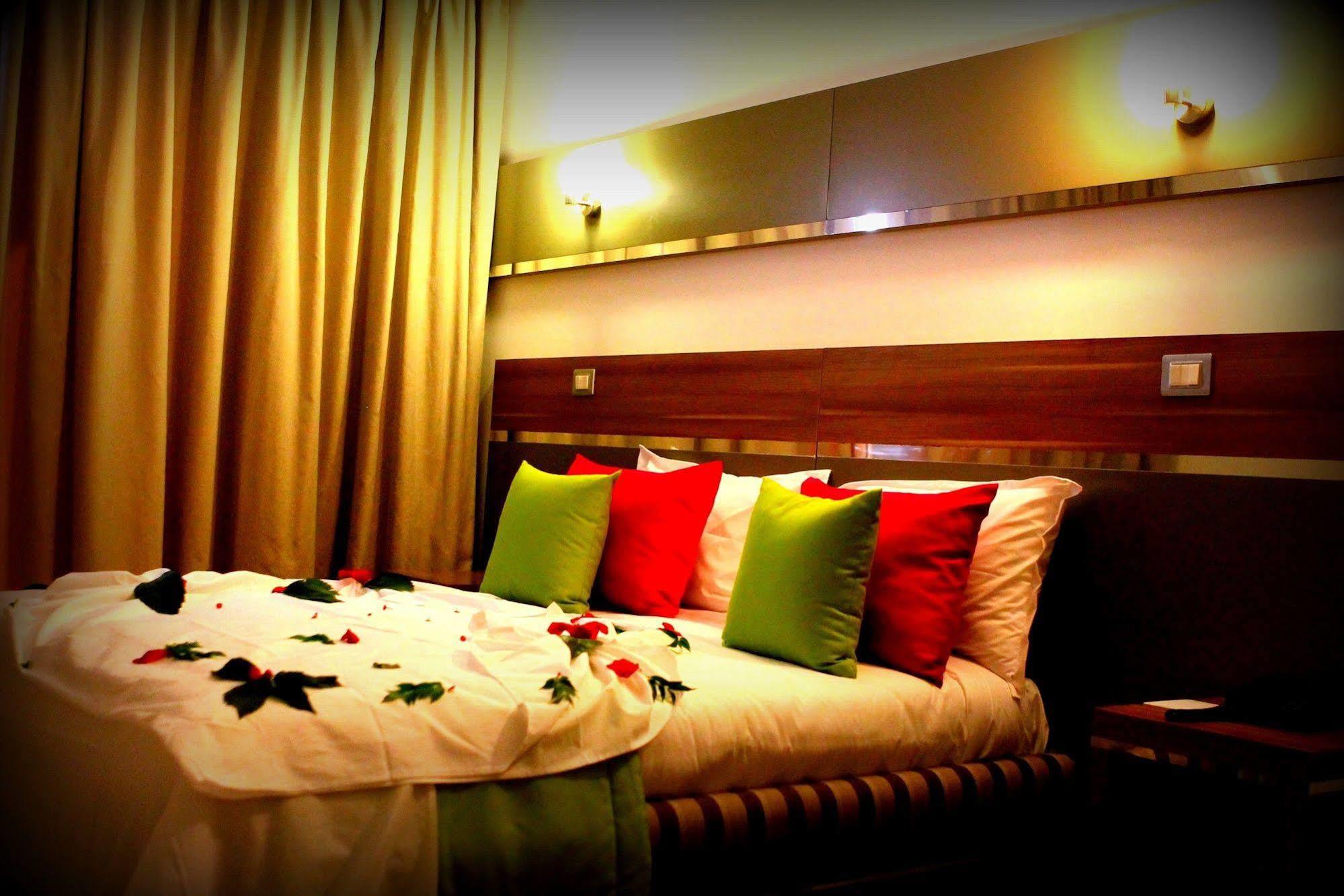 Marina Prestige Tabarka Hotel Bagian luar foto